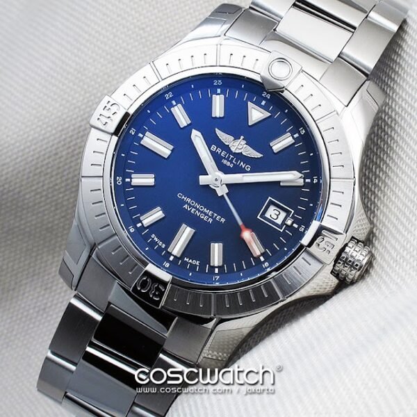 breitlingavenger blue 43 front