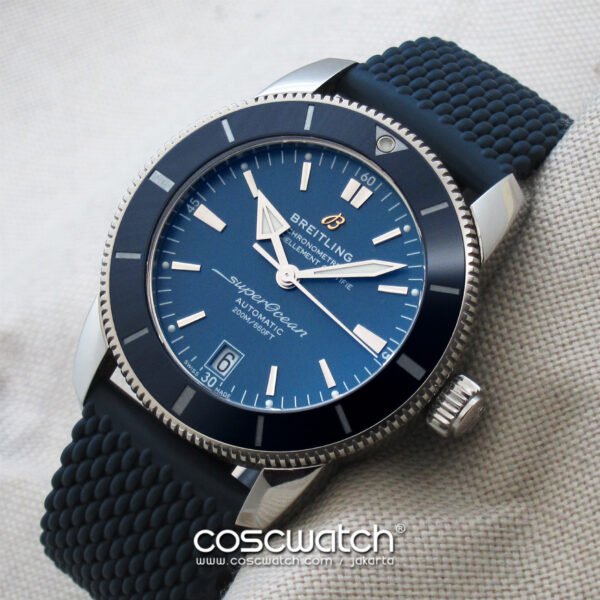 breitling superocean b20 blue front